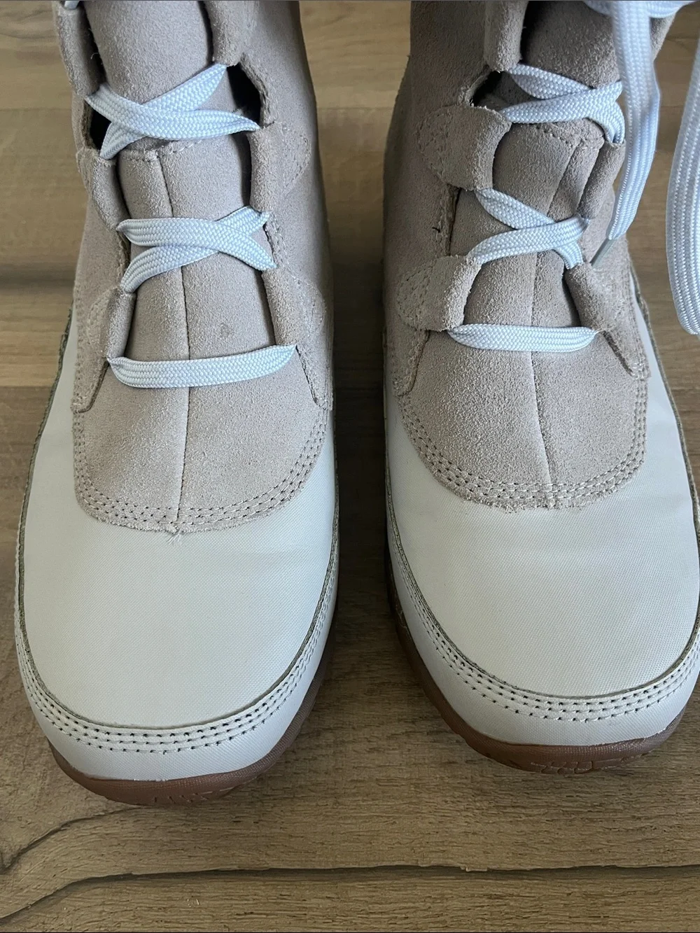 The North Face Women's Light Beige Faux-Fur Lace-Up Winter Boots Waterproof
